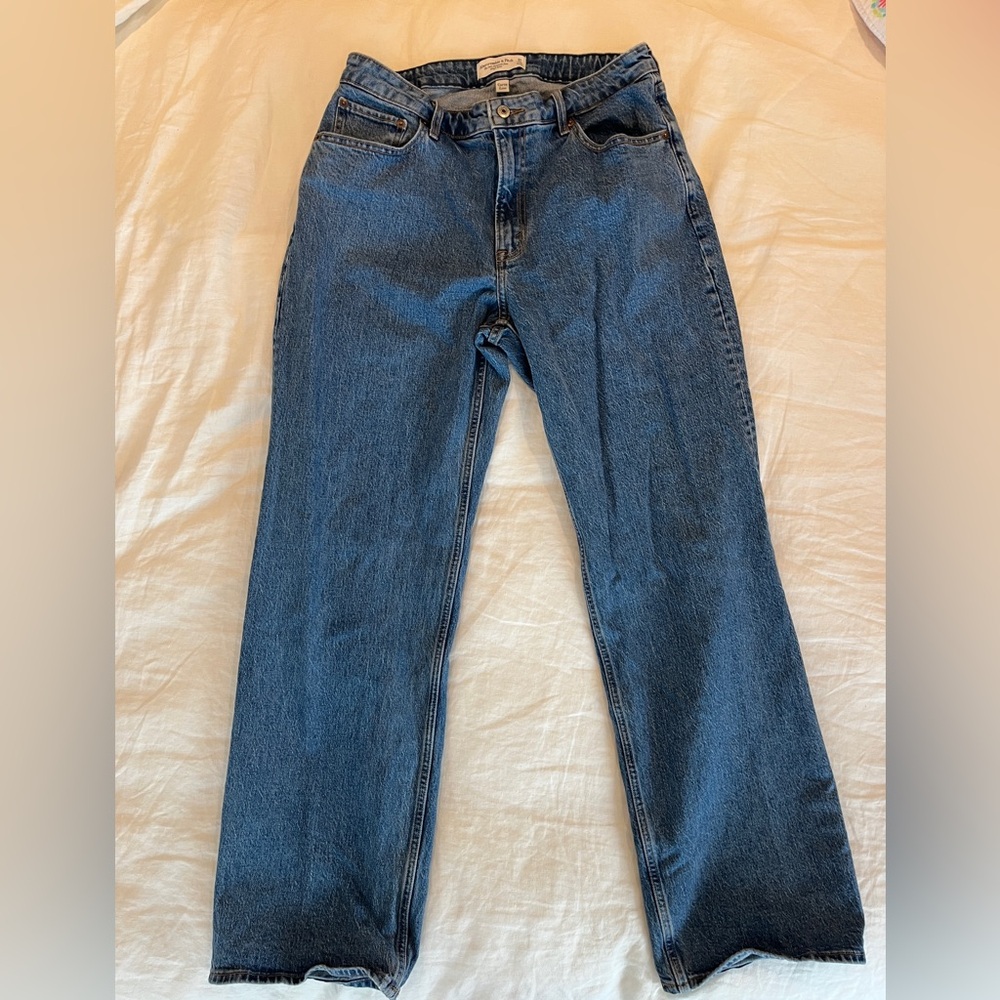 Abercrombie & Fitch 90’s Relaxed Curve Love high rise jeans